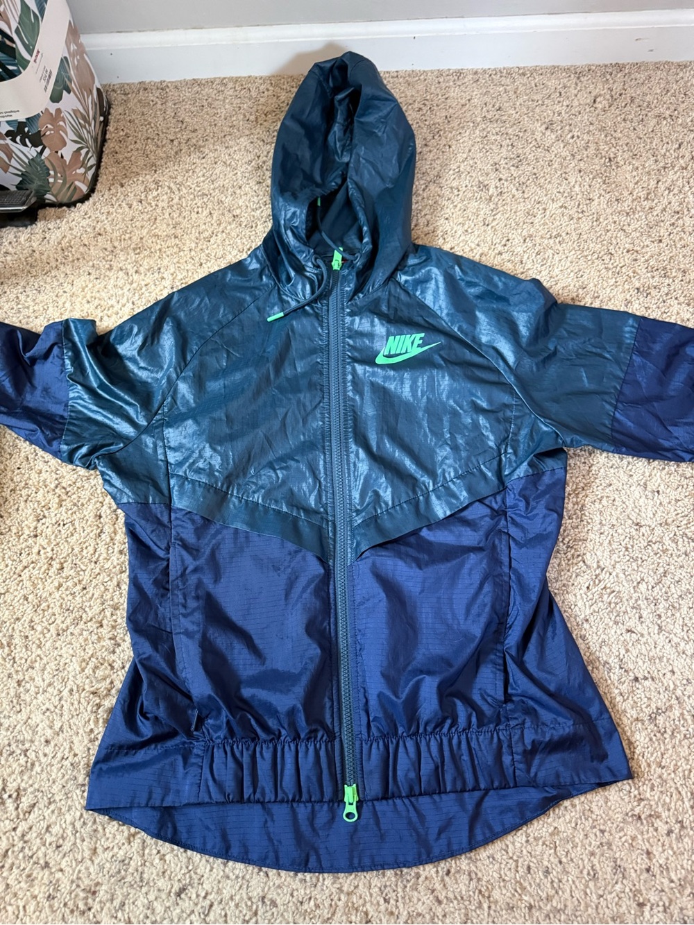 Nike Windbreaker Jacket in Teal & Navy